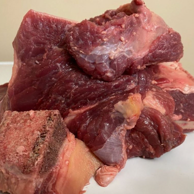 Portion de viande de vache fraîche (bœuf dur)